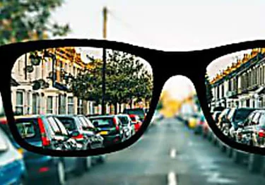 I rivoluzionari occhiali dagli USA: Vedi bene sia da vicino che da lontano, cambiano gradazione in automatico!